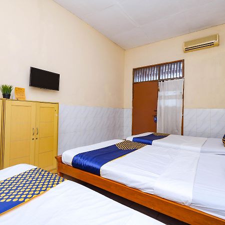 SPOT ON 2011 Hotel Mekar Sari Solo Exterior foto