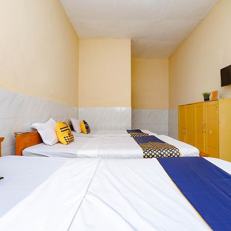 SPOT ON 2011 Hotel Mekar Sari Solo Exterior foto