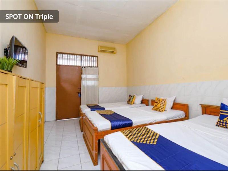 SPOT ON 2011 Hotel Mekar Sari Solo Exterior foto