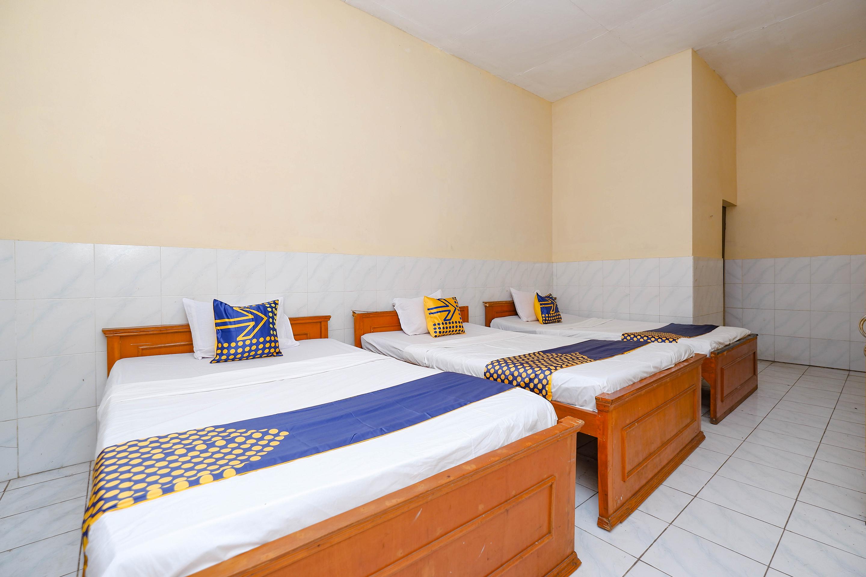 SPOT ON 2011 Hotel Mekar Sari Solo Exterior foto