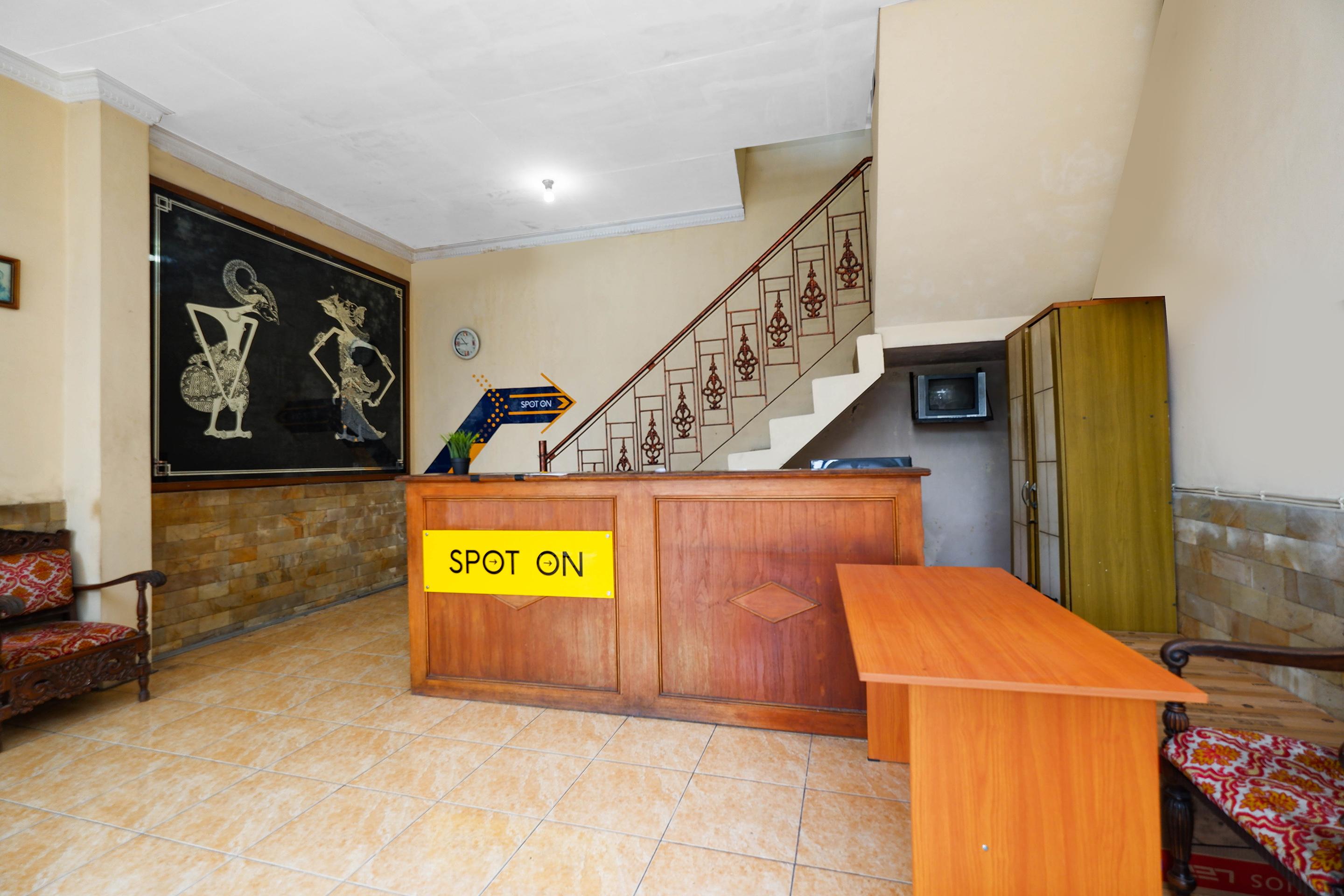 SPOT ON 2011 Hotel Mekar Sari Solo Exterior foto
